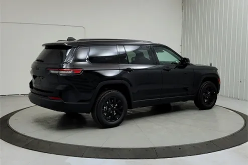 2025 Jeep Grand Cherokee Altitude X photo 3