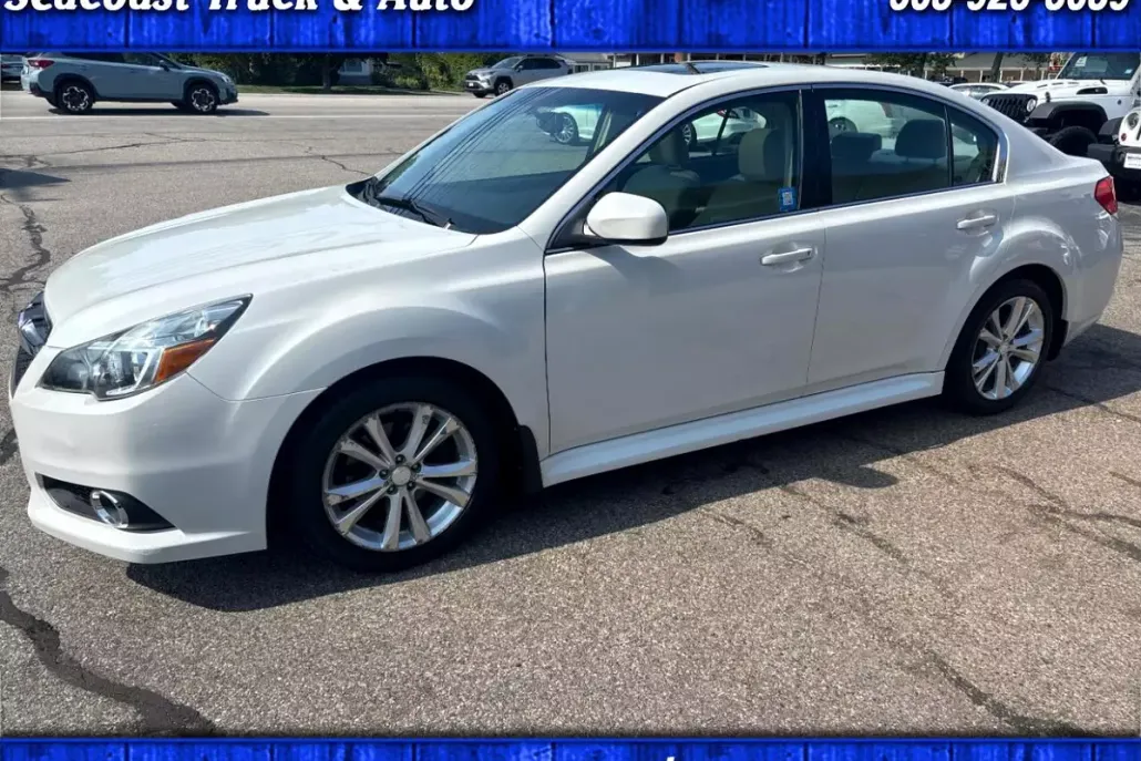 2013 Subaru Legacy 2.5i Limited photo 1
