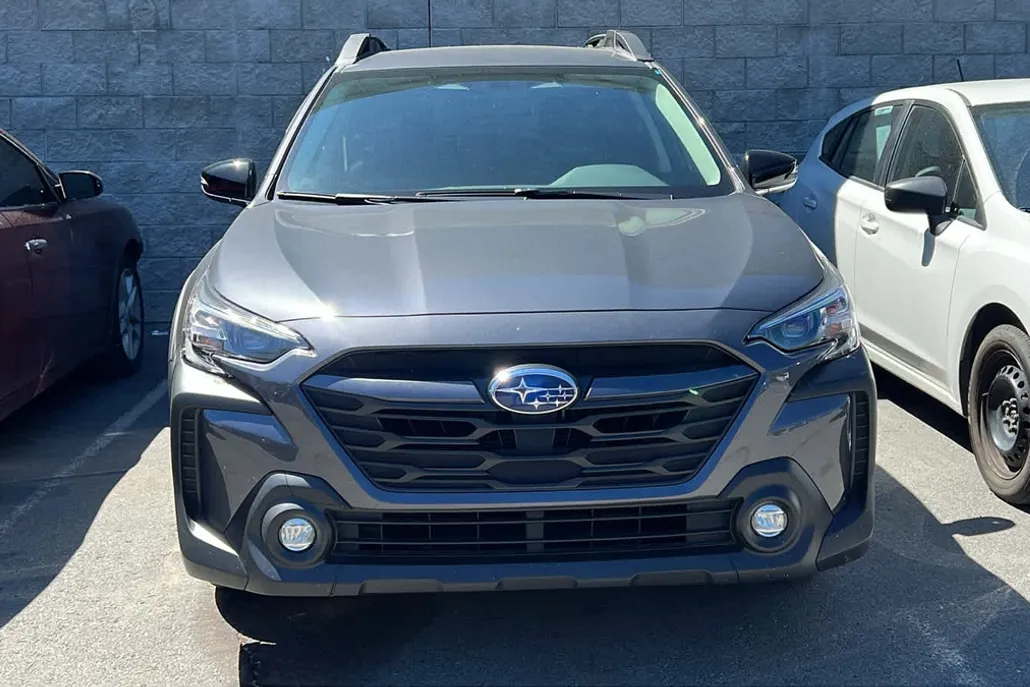 2025 Subaru Outback Premium photo 1