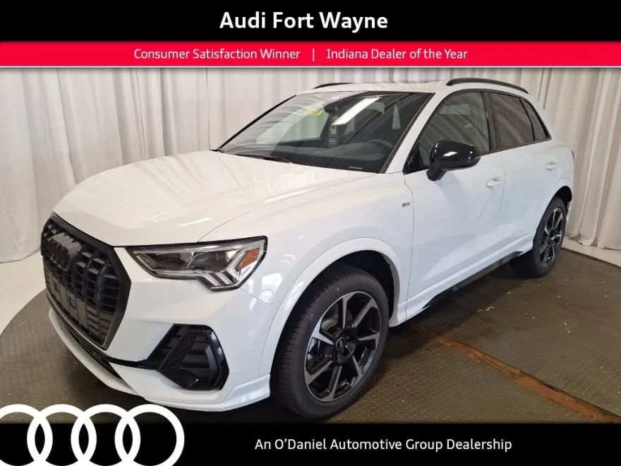 2025 Audi Q3 45 TFSI S line Premium photo 1