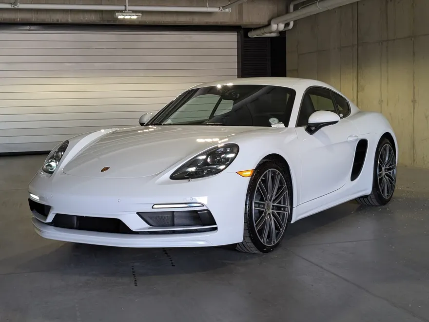 2025 Porsche Cayman photo 1