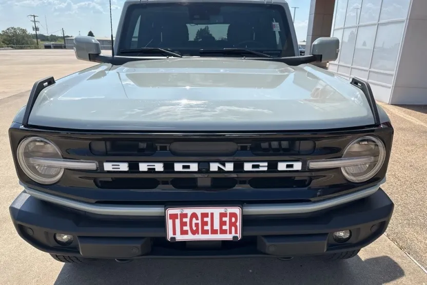2024 Ford Bronco Outer Banks photo 1