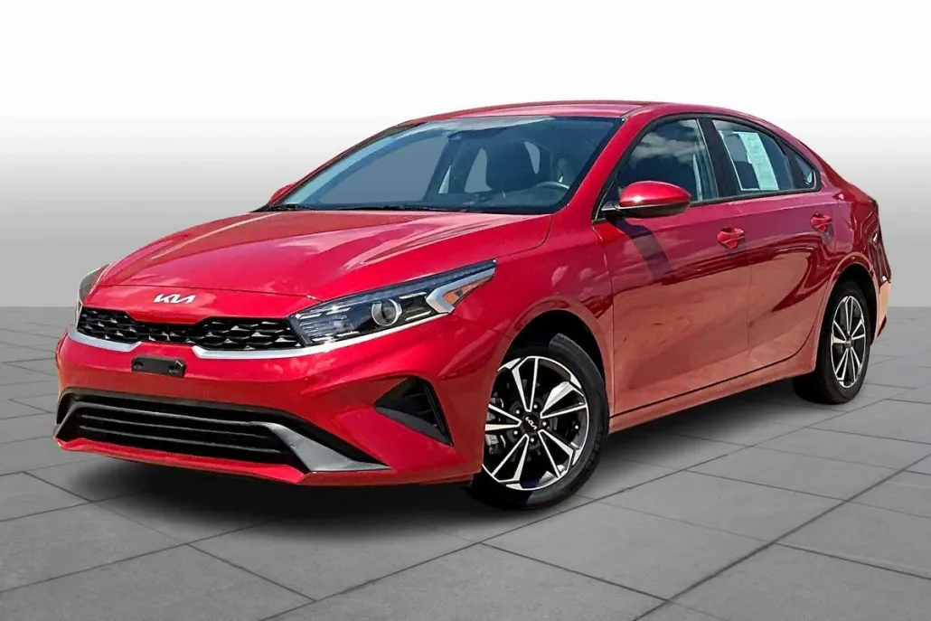 2023 Kia Forte LXS photo 1