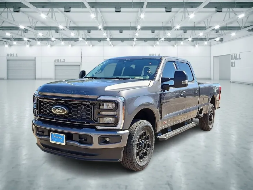 2025 Ford F-350 XLT photo 1