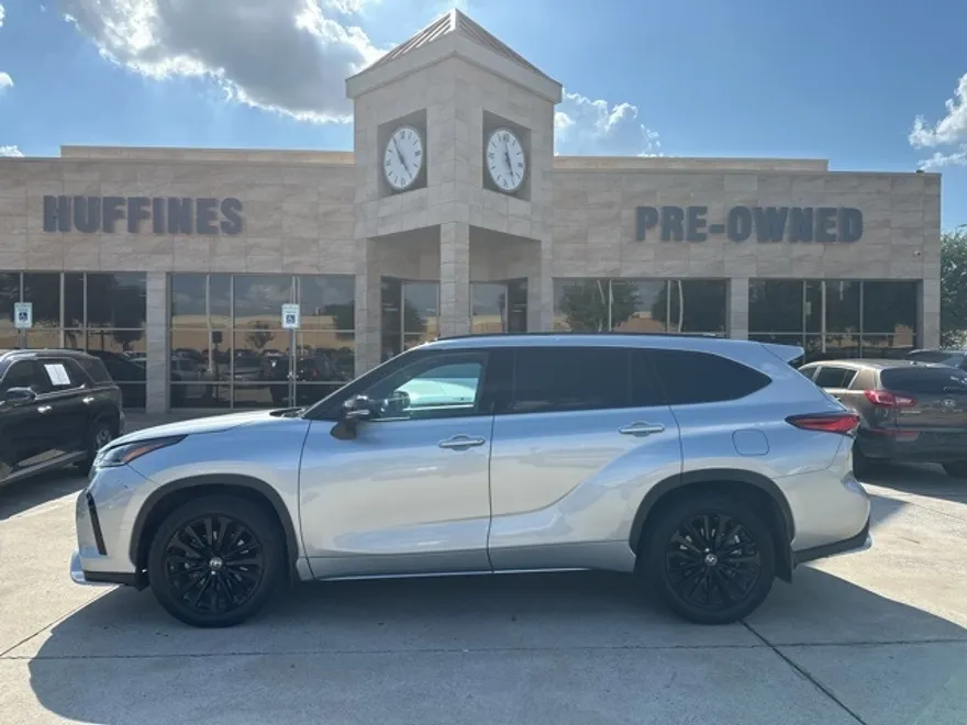 2023 Toyota Highlander XSE photo 1
