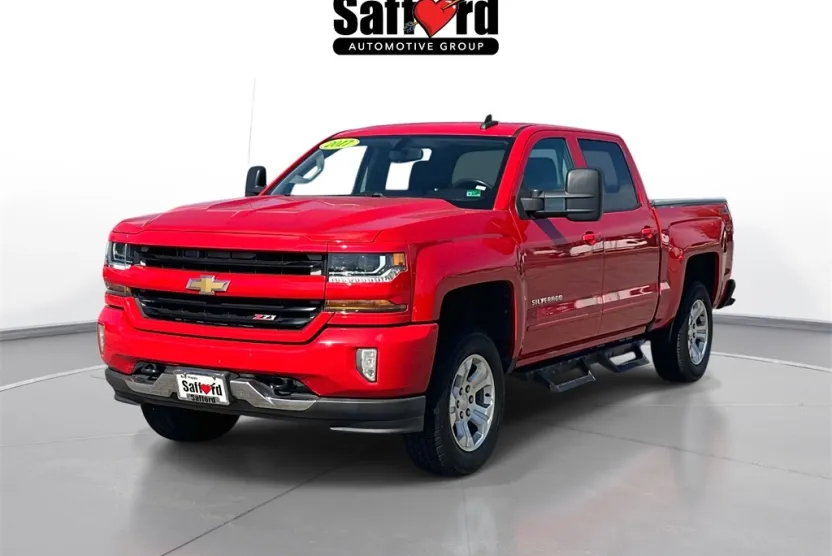 2017 Chevrolet Silverado 1500 LT photo 1