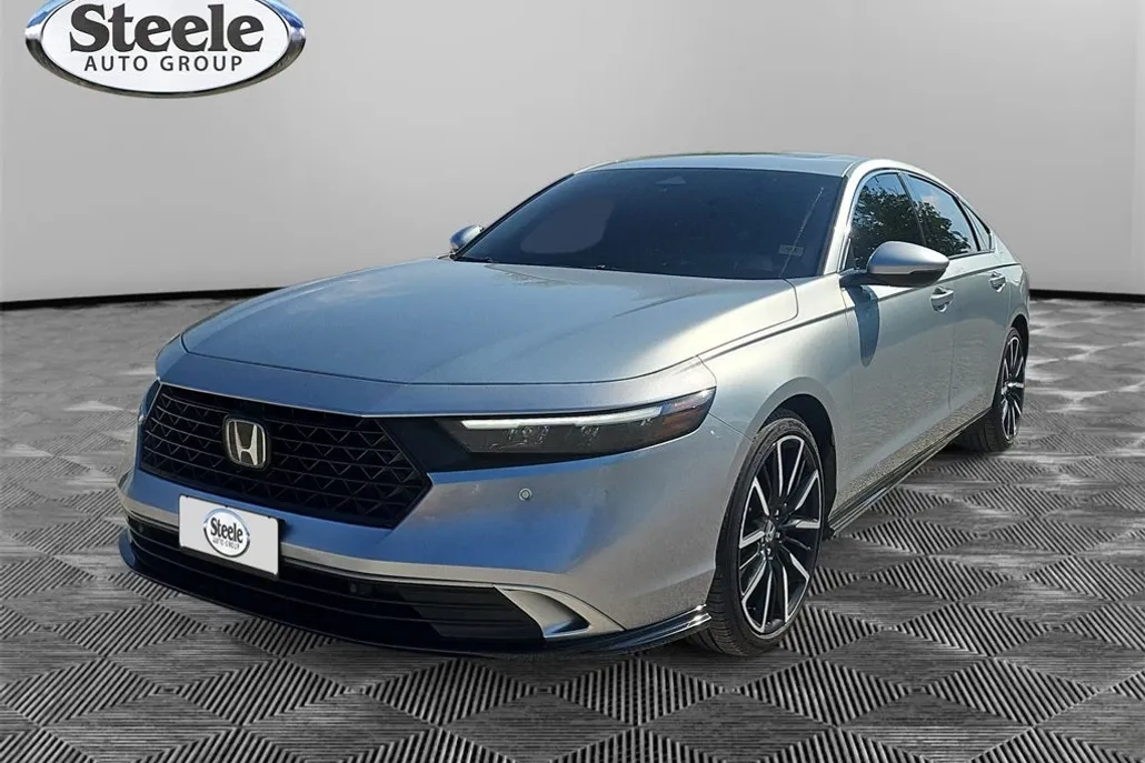 2024 Honda Accord Hybrid Touring photo 1