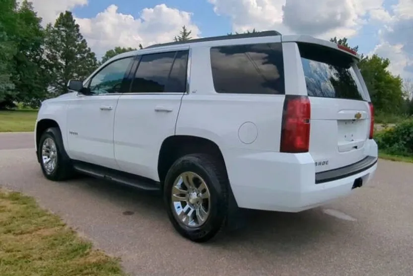 2019 Chevrolet Tahoe LT photo 1