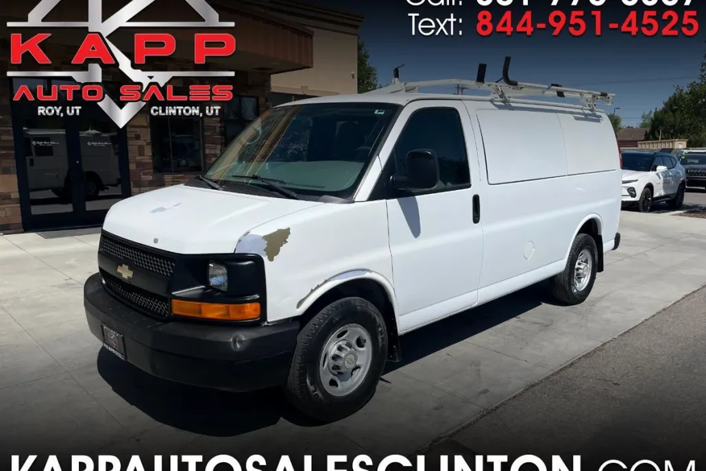 2011 Chevrolet Express Cargo Van 2500 photo 1