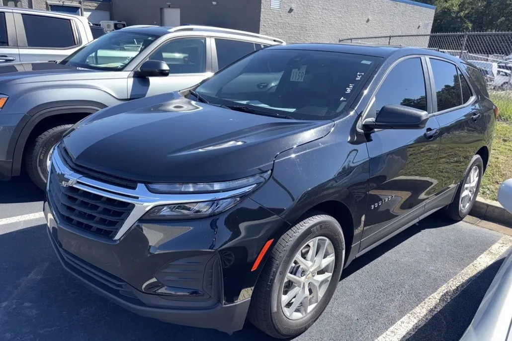 2024 Chevrolet Equinox LS photo 1