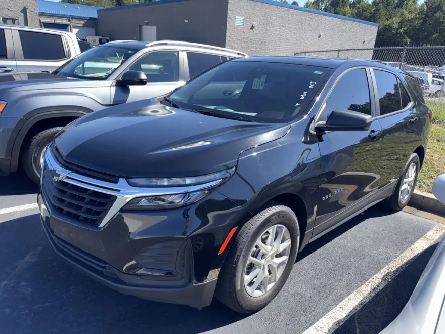 2024 Chevrolet Equinox LS photo 1