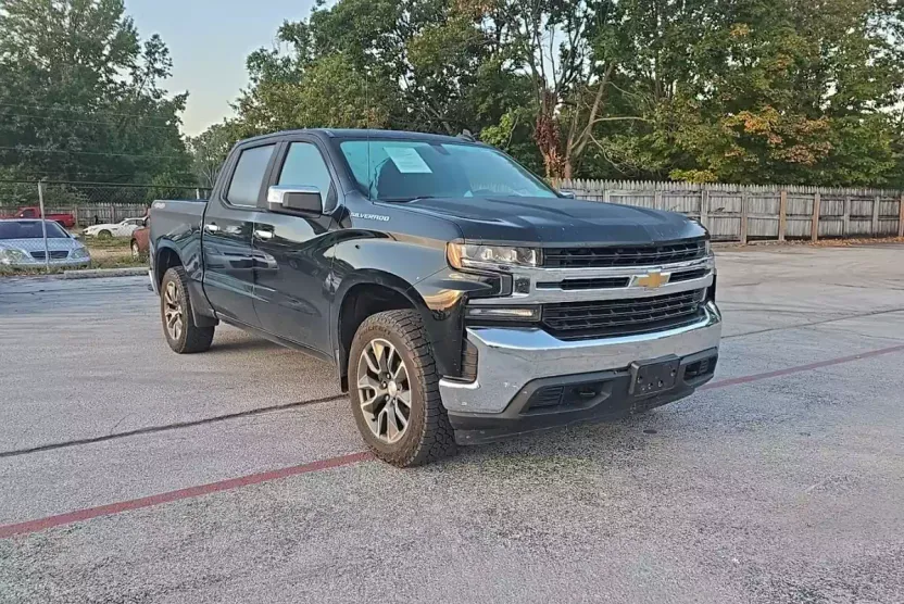 2019 Chevrolet Silverado 1500 LT photo 1