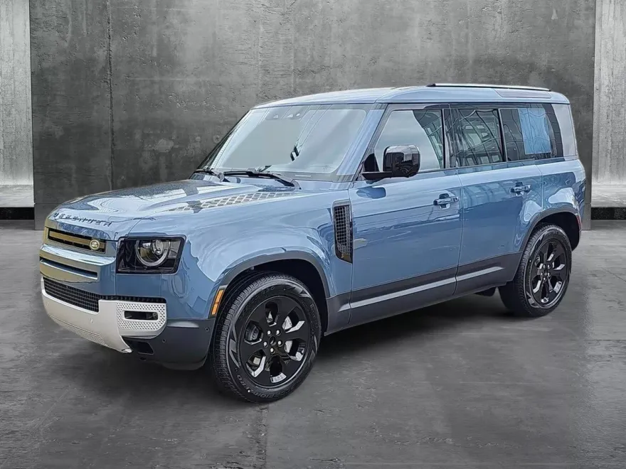 2025 Land Rover Defender 110 S photo 1