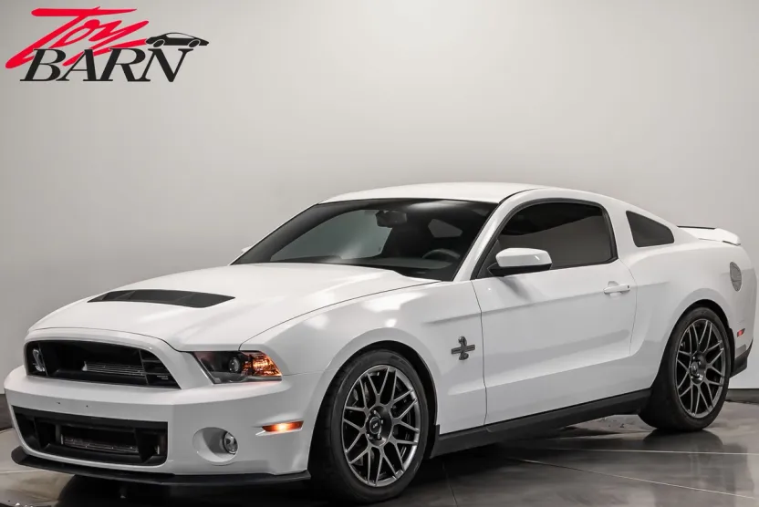 2011 Ford Mustang Shelby GT500 photo 1
