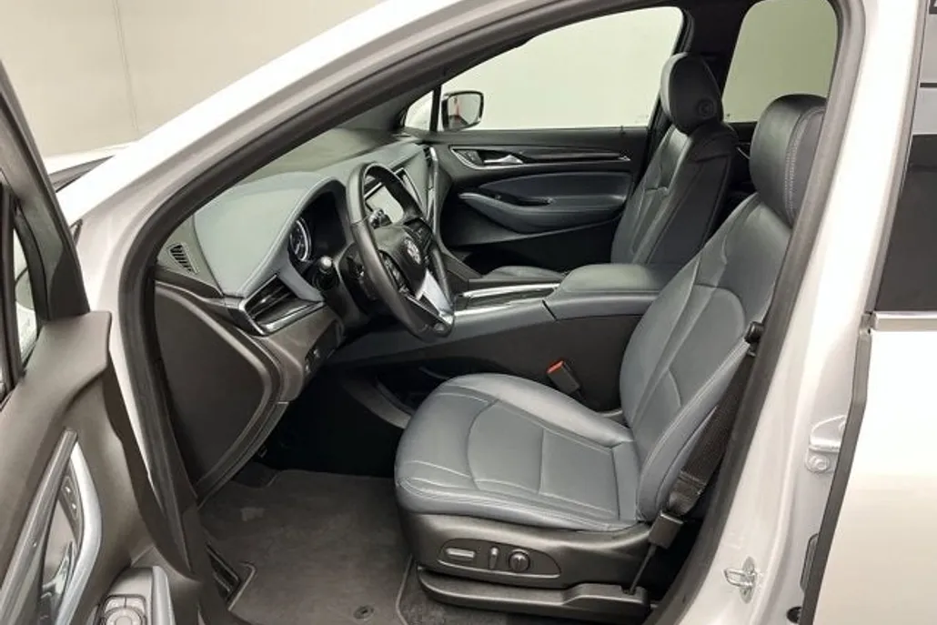 2023 Buick Enclave Essence photo 1