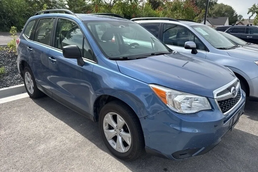 2016 Subaru Forester 2.5i photo 1