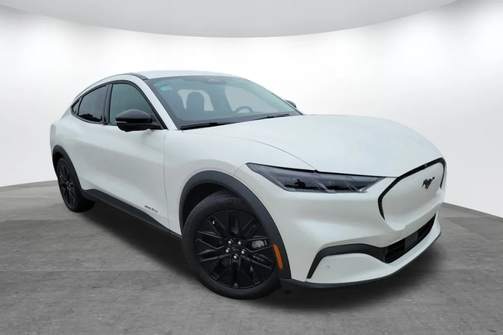 2025 Ford Mustang Mach-E Select photo 1
