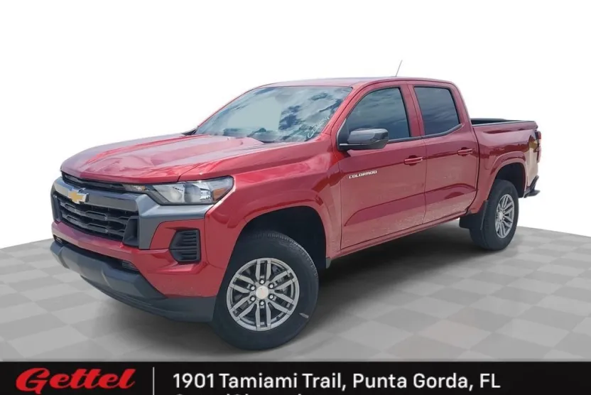 2025 Chevrolet Colorado Work Truck LT photo 1