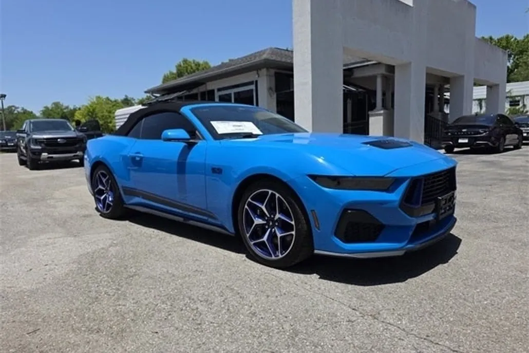 2024 Ford Mustang GT Premium Convertible photo 1