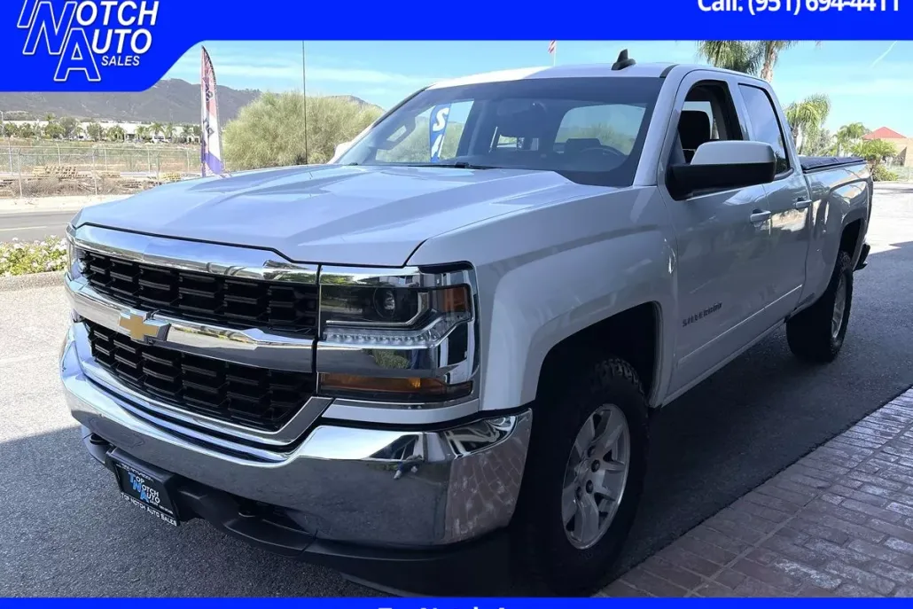 2018 Chevrolet Silverado 1500 LT photo 1