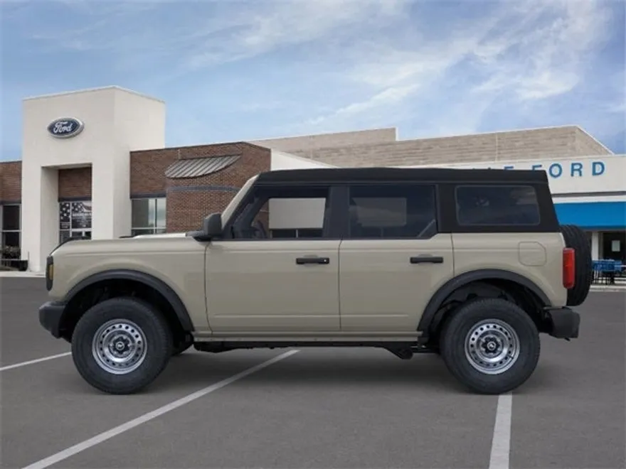 2025 Ford Bronco Base photo 1
