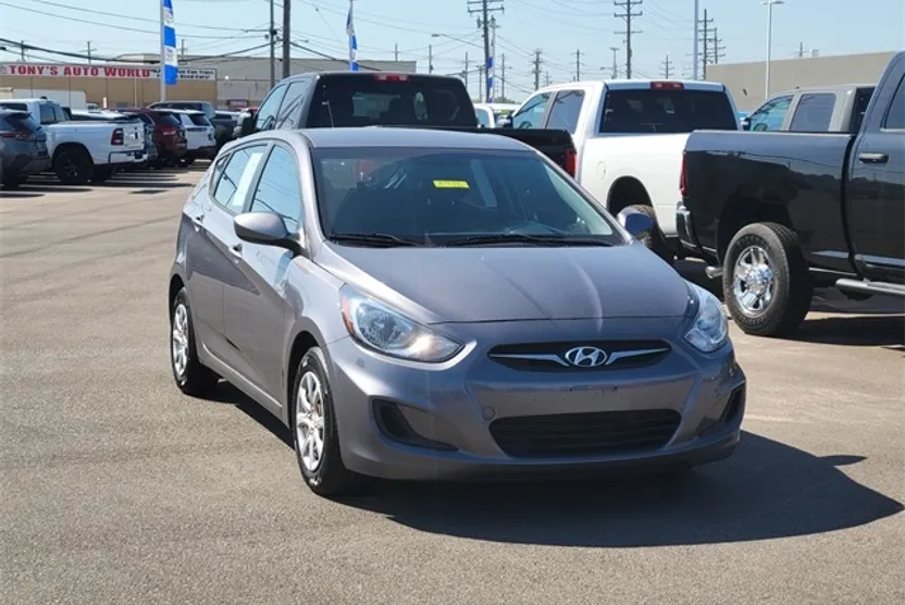 2014 Hyundai Accent GS photo 1
