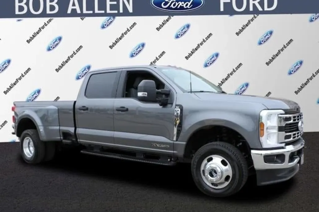 2025 Ford F-350 XLT photo 1