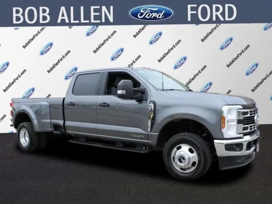 2025 Ford F-350 XLT photo 1