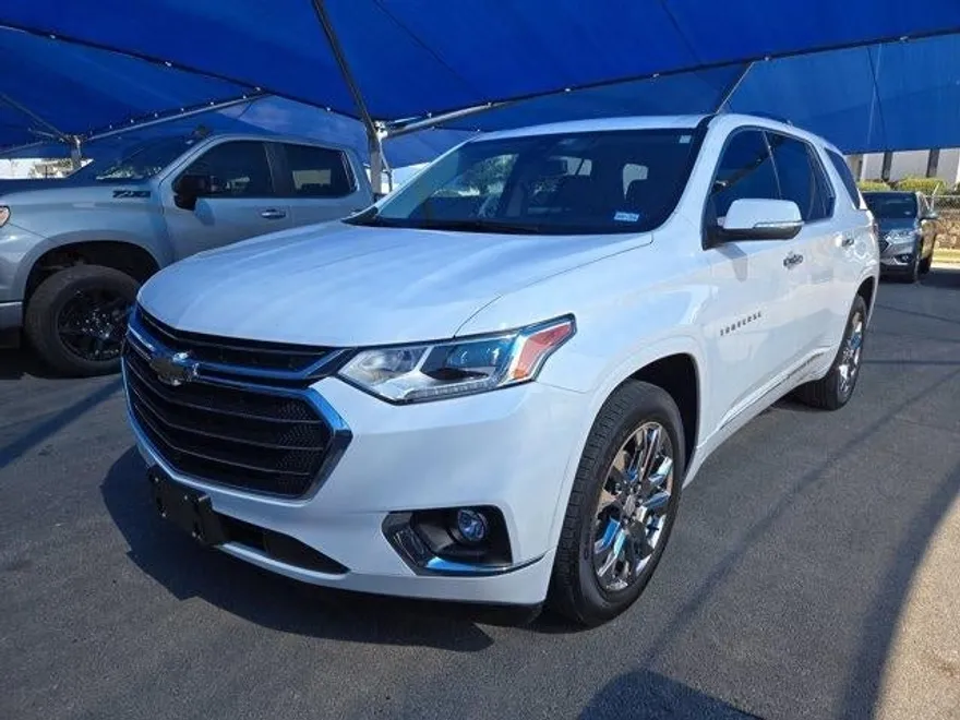 2021 Chevrolet Traverse Premier photo 1