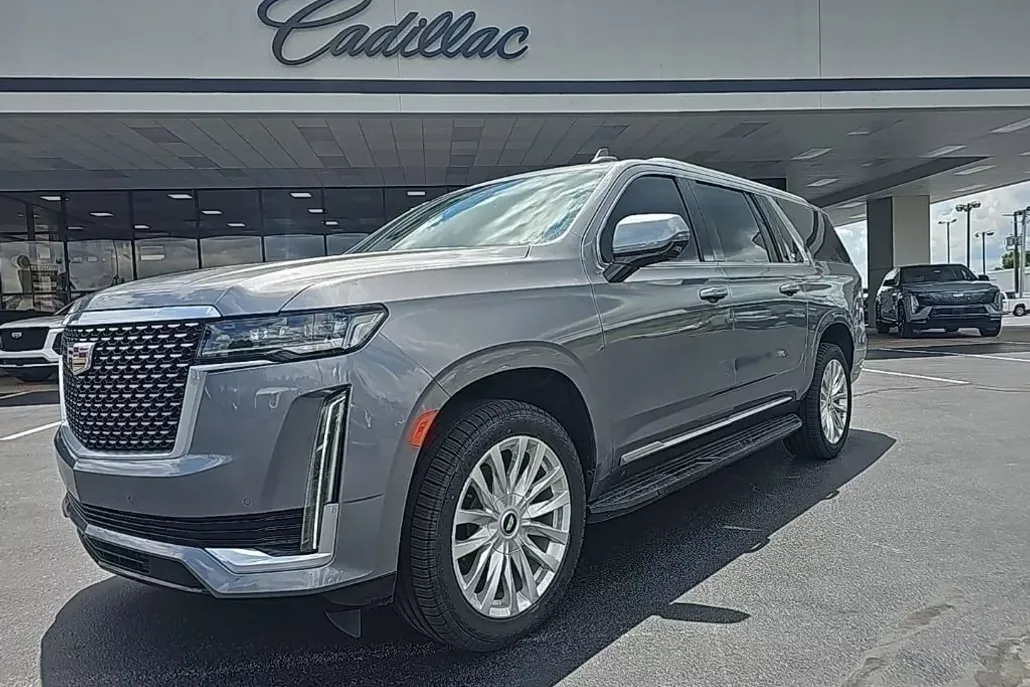 2021 Cadillac Escalade ESV Luxury photo 1