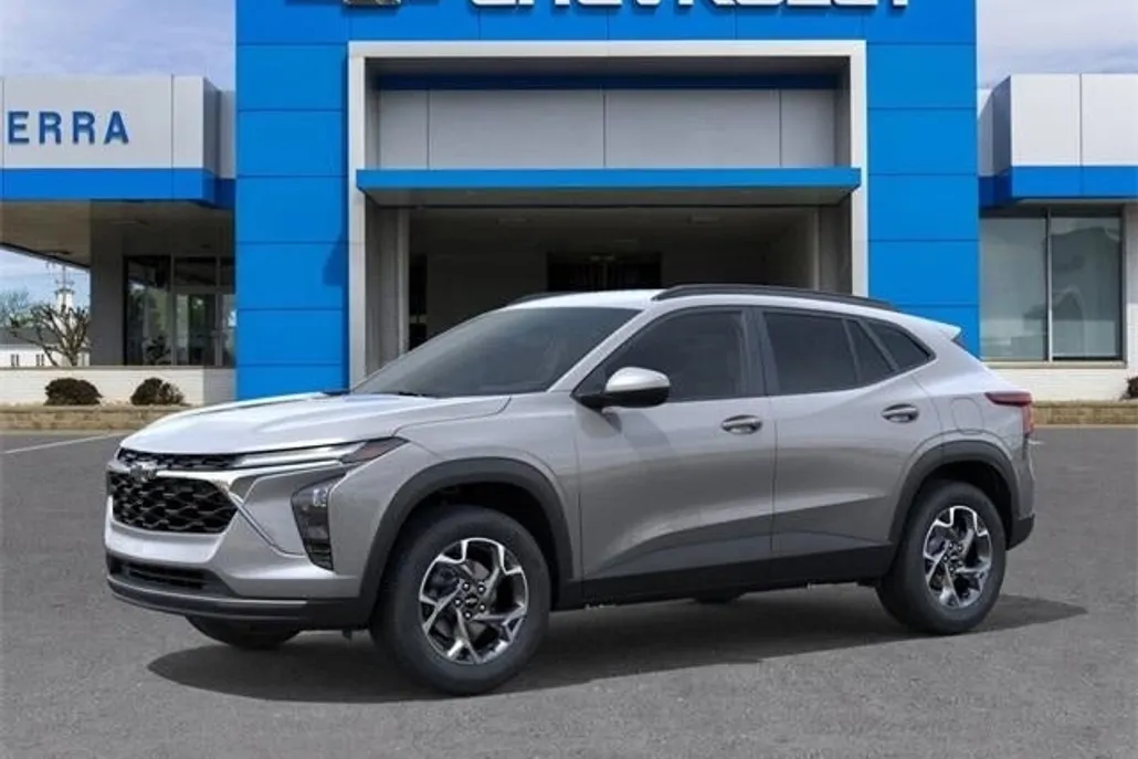 2025 Chevrolet Trax LT photo 1