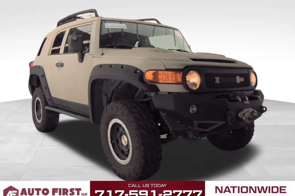 2010 Toyota FJ Cruiser Base photo 1
