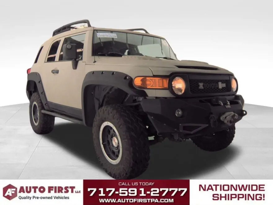 2010 Toyota FJ Cruiser Base photo 1
