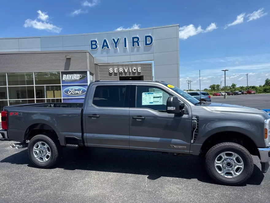 2025 Ford F-250 XLT photo 1