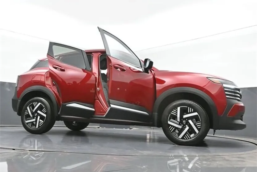 2026 Nissan Kicks SV photo 1