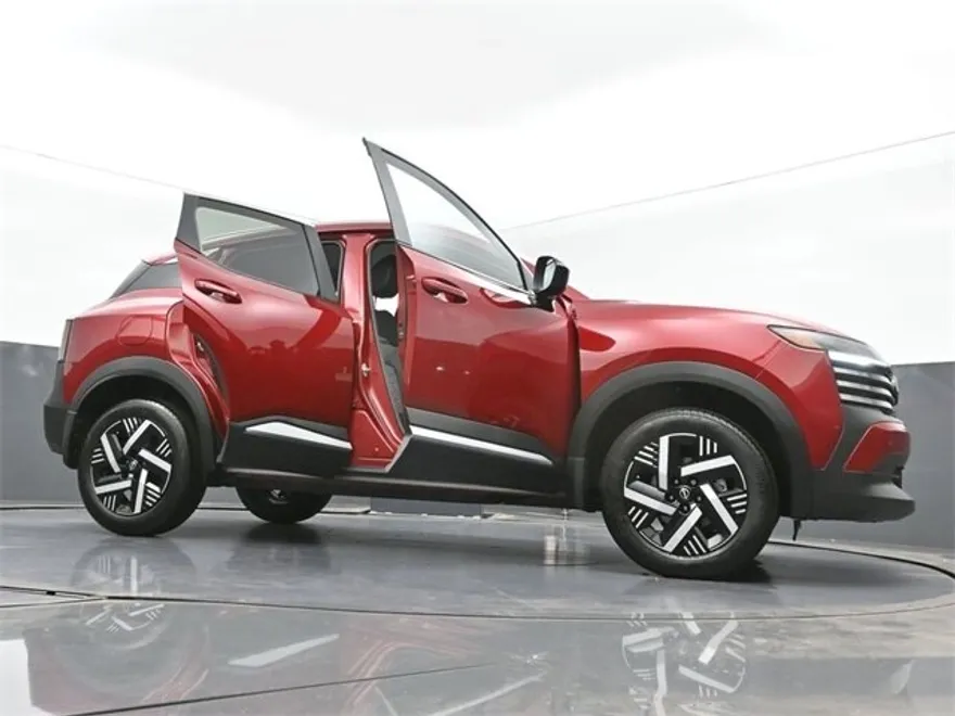 2026 Nissan Kicks SV photo 1