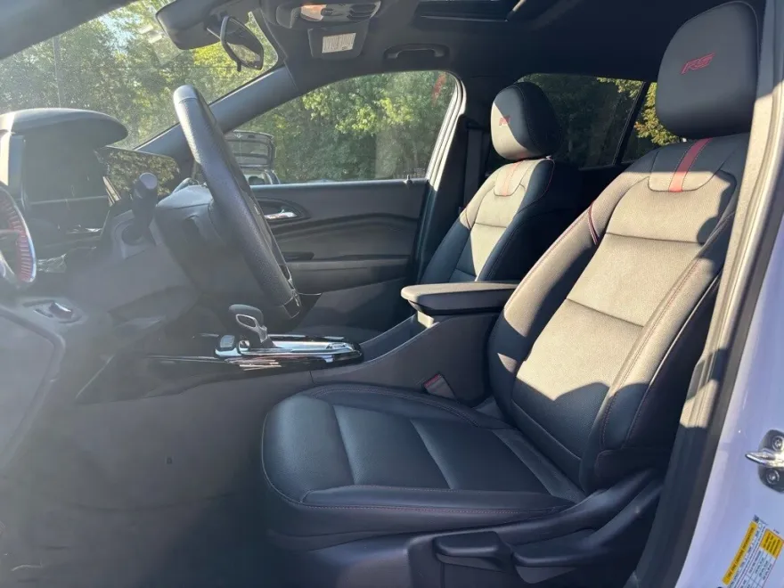 2024 Chevrolet Trax photo 1