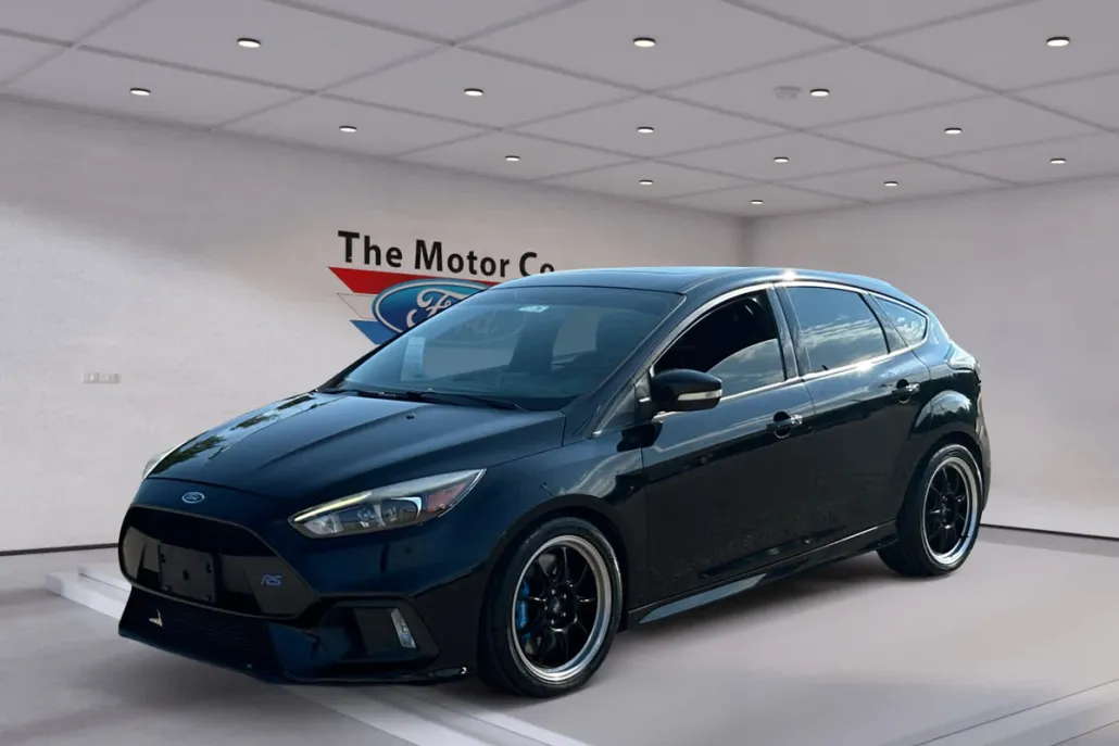 2017 Ford Focus RS photo 1