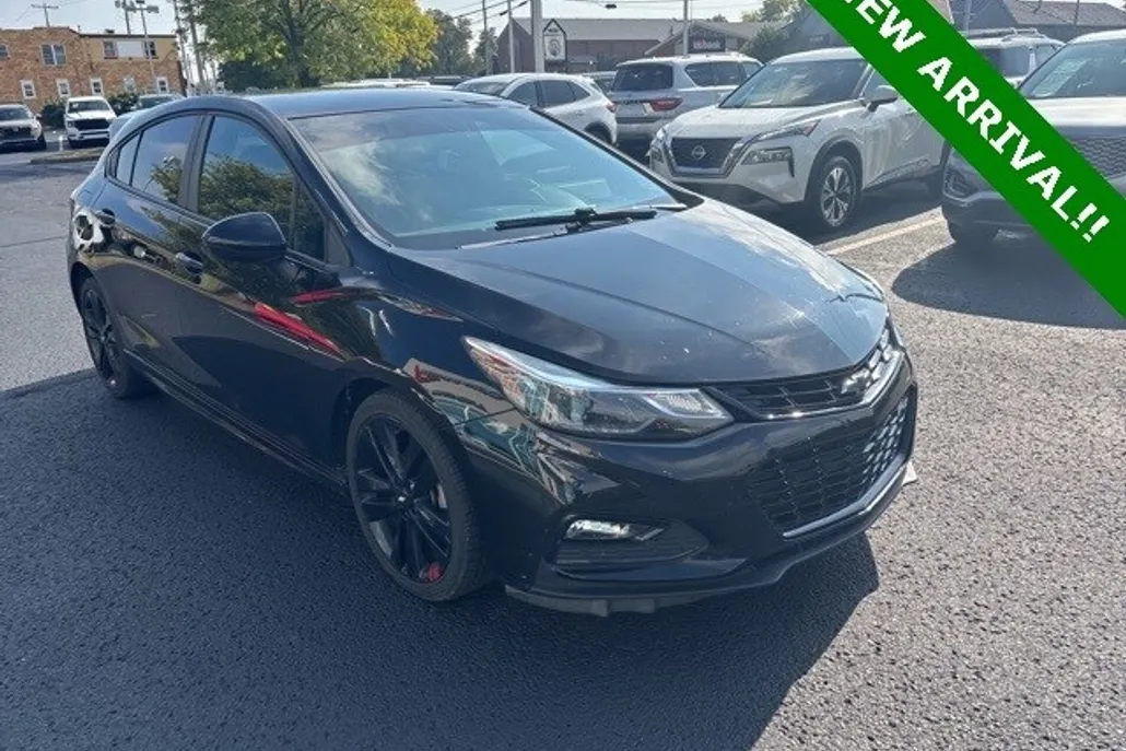 2018 Chevrolet Cruze LT photo 1