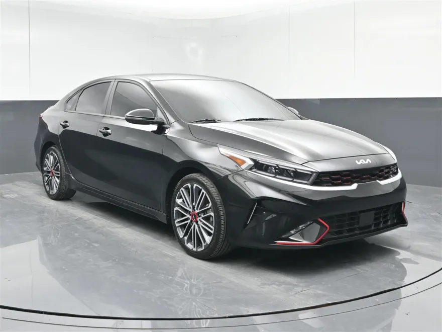 2024 Kia Forte GT photo 1