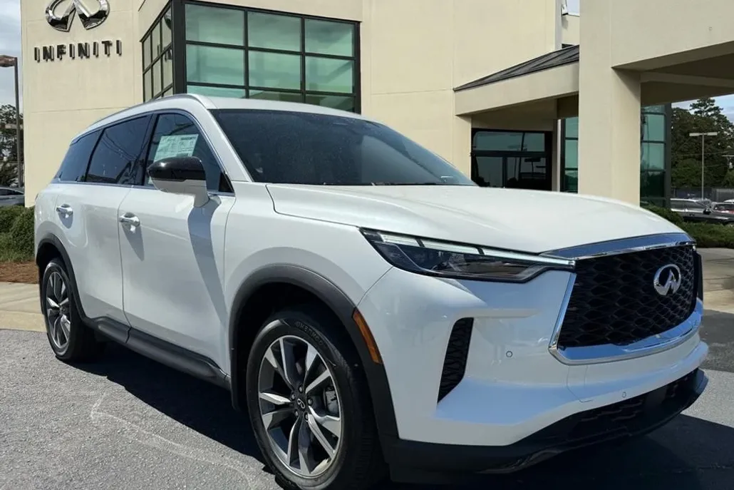 2025 Infiniti QX60 Luxe photo 1