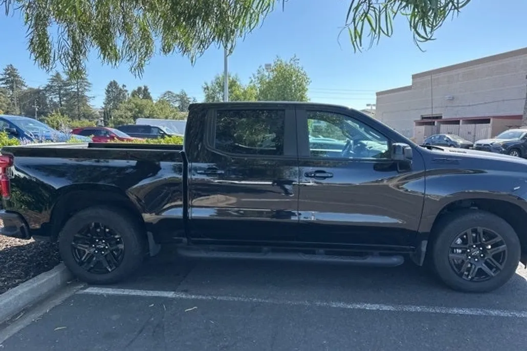 2023 Chevrolet Silverado 1500 RST photo 1