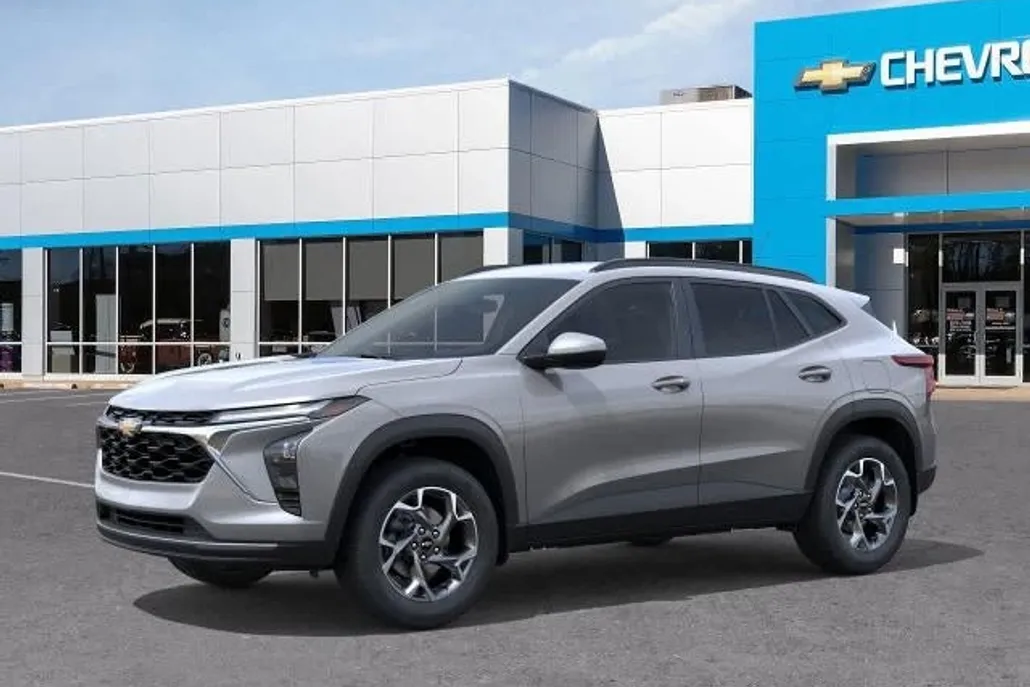 2025 Chevrolet Trax LT photo 1
