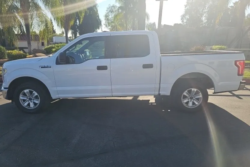 2016 Ford F-150 XLT photo 1
