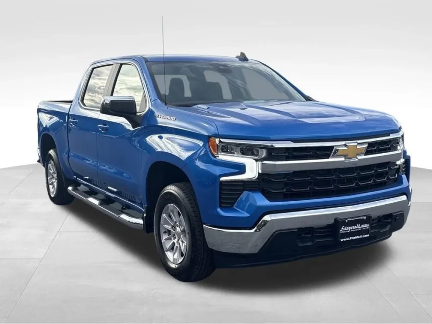 2026 Chevrolet Silverado 1500 LT photo 1