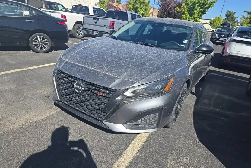 2023 Nissan Altima 2.5 SR photo 1