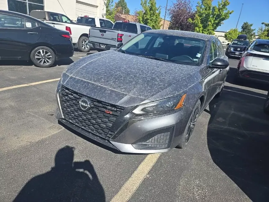 2023 Nissan Altima 2.5 SR photo 1