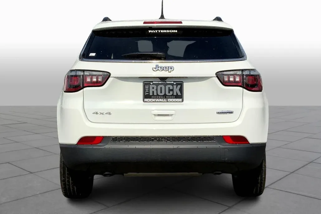 2025 Jeep Compass Latitude photo 1