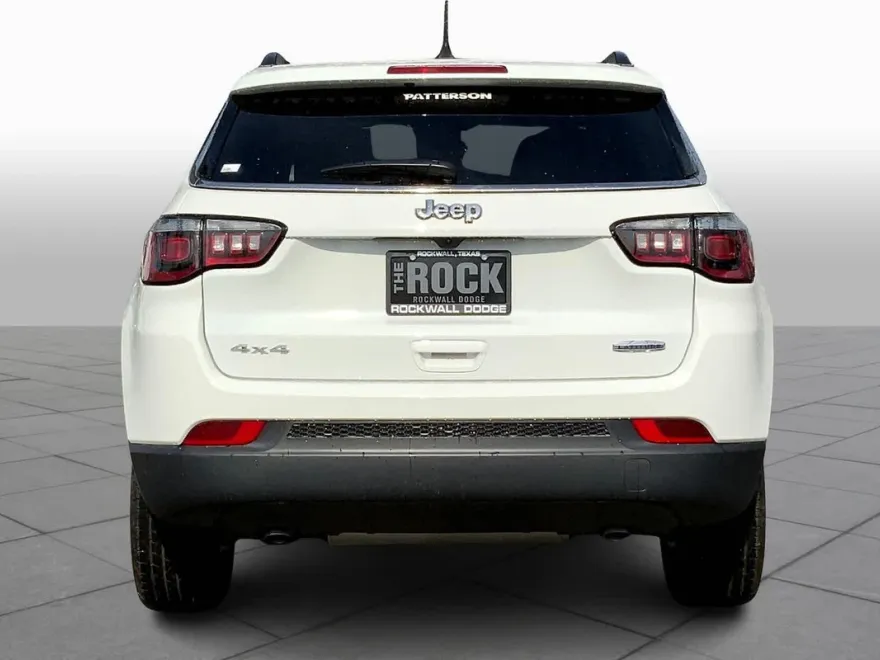 2025 Jeep Compass Latitude photo 1
