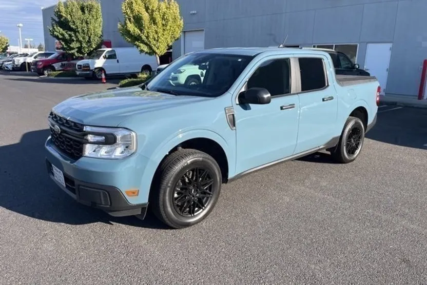 2023 Ford Maverick XLT Lariat photo 1